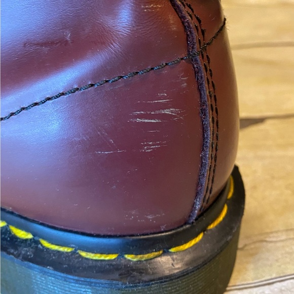 Dr. Martens Red leather lace up combat boots - size women’s 9 - Picture 5 of 5